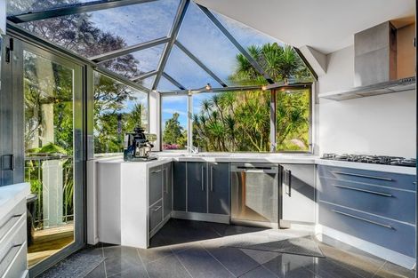 Photo of property in 35 Park Road, Titirangi, Auckland, 0604