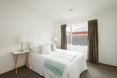 Photo of property in 8 Fieldmoor Place, Parklands, Christchurch, 8083