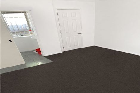 Photo of property in 12 Medina Place, Half Moon Bay, Auckland, 2012