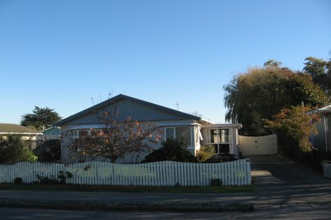 Photo of property in 74 Palmers Road, New Brighton, Christchurch, 8083