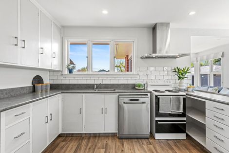 Photo of property in 31 Flower Street, Bryndwr, Christchurch, 8053