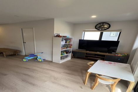 Photo of property in 1/72 Tiraumea Drive, Pakuranga, Auckland, 2010