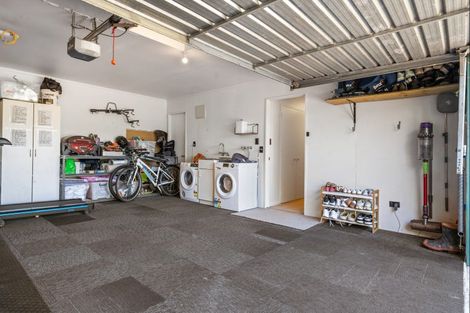 Photo of property in 89b Poplar Grove, Whalers Gate, New Plymouth, 4310