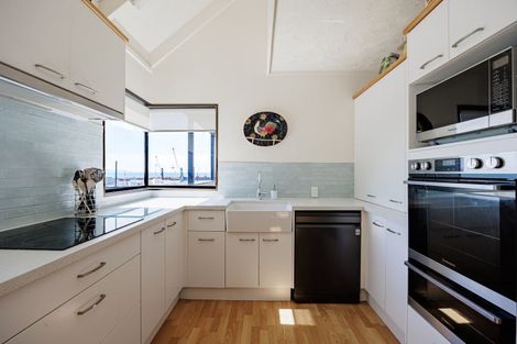 Photo of property in 15 Hornsey Road, Bluff Hill, Napier, 4110