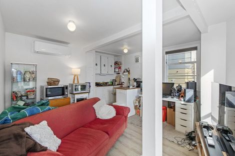 Photo of property in 3 Mcintyre Avenue, Mount Victoria, Wellington, 6011