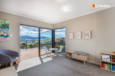 Photo of property in 100 Easther Crescent, Kew, Dunedin, 9012