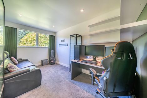 Photo of property in 34 Pinehaven Road, Pinehaven, Upper Hutt, 5019