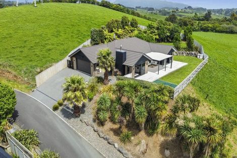 Photo of property in 3c Honeyfield Drive, Whalers Gate, New Plymouth, 4310