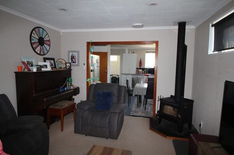 Photo of property in 12 Raglan Avenue, Cloverlea, Palmerston North, 4412