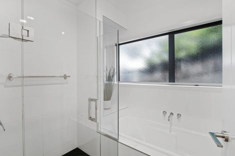 Photo of property in 282 Glamorgan Drive, Northcross, Auckland, 0630