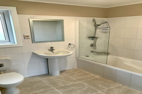 Photo of property in 6 Blandford Way, Newlands, Wellington, 6037