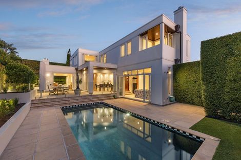 Photo of property in 12 Ronaki Road, Mission Bay, Auckland, 1071