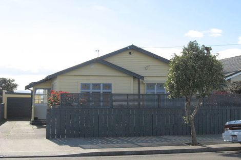 Photo of property in 95 Endeavour Street, Lyall Bay, Wellington, 6022