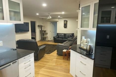 Photo of property in 53 Edendale Road, Somerville, Auckland, 2014