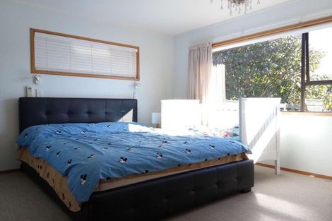 Photo of property in 1/28 Rangitoto Terrace, Milford, Auckland, 0620
