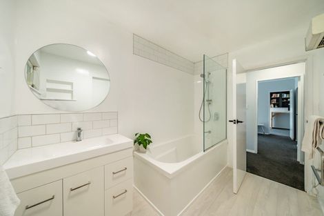 Photo of property in 20 Raroa Place, Pukerua Bay, 5026