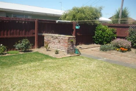 Photo of property in 2/90 Lincoln Road, Hillmorton, Christchurch, 8024