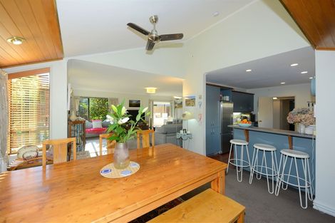 Photo of property in 27 Glenharrow Avenue, Avonhead, Christchurch, 8042