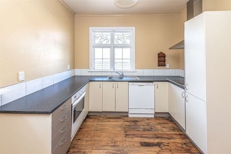 Photo of property in 14 Duigan Street, Gonville, Whanganui, 4501