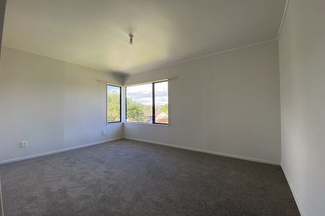 Photo of property in 82 Athena Drive, Totara Vale, Auckland, 0629