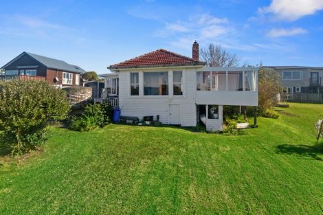 Photo of property in 79 Tiri Road, Tindalls Beach, Whangaparaoa, 0930