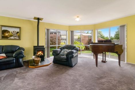 Photo of property in 26 Hoyte Place, Pukehangi, Rotorua, 3015