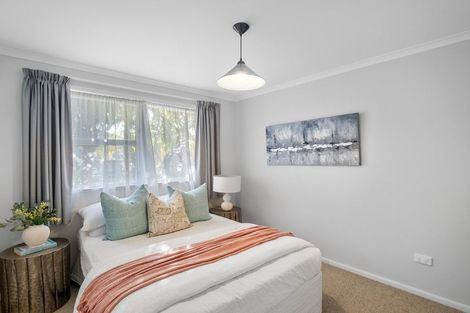 Photo of property in 8 Weatherly Road, Torbay, Auckland, 0630