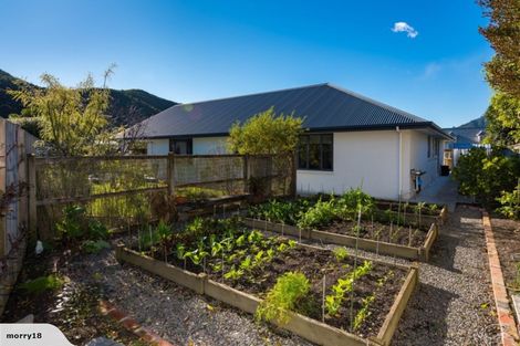 Photo of property in 5 Whitby Close, Waikawa, Picton, 7220