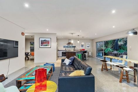 Photo of property in 9a Lupetti Rise, West Harbour, Auckland, 0618