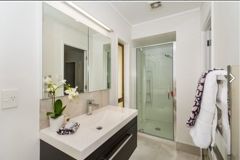 Photo of property in 43 Maxwelton Drive, Mairangi Bay, Auckland, 0630