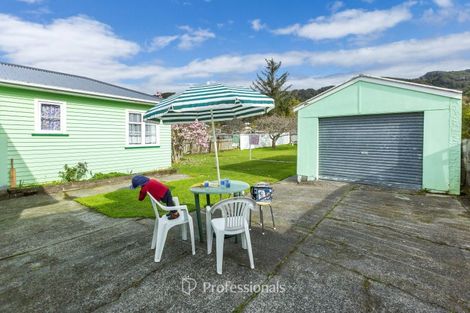 Photo of property in 21 Hay Street, Wainuiomata, Lower Hutt, 5014