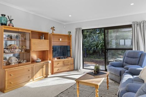 Photo of property in 11 Winnie Close, Acacia Bay, Taupo, 3330