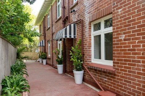 Photo of property in Hamilton Flats, 9a Hawker Street, Mount Victoria, Wellington, 6011