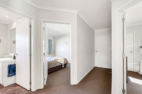Photo of property in 53 Montgomery Crescent, Kinloch, Taupo, 3377