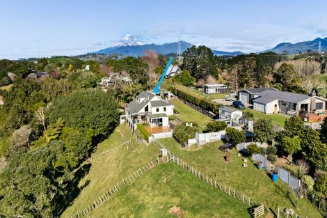 Photo of property in 28 Pararewa Drive, Whalers Gate, New Plymouth, 4310