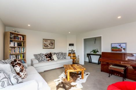 Photo of property in 14 Te Arakete Place, Hurworth, New Plymouth, 4310