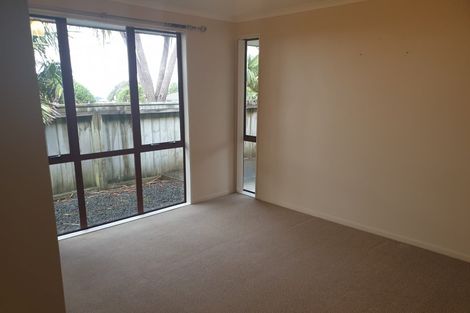 Photo of property in 37 Mcewen Crescent, Riverstone Terraces, Upper Hutt, 5018
