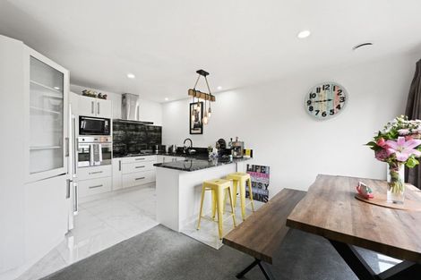 Photo of property in 2/5a Opoia Road, Hamilton East, Hamilton, 3216