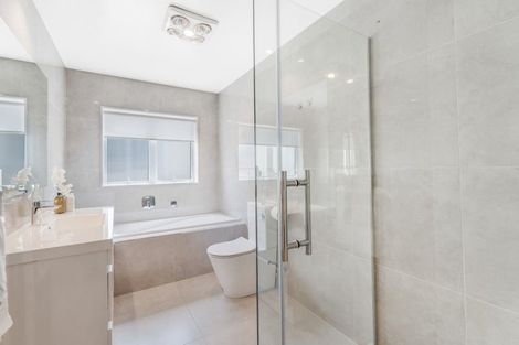 Photo of property in 10 Hedge Row, Sunnyhills, Auckland, 2010