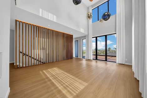 Photo of property in 28 Roxborough Place, East Tamaki Heights, Auckland, 2016