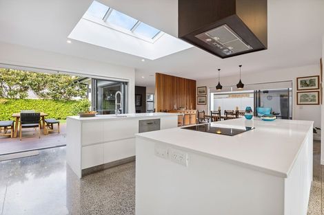 Photo of property in 4 Wentworth Lane, Waiwhakaiho, New Plymouth, 4312