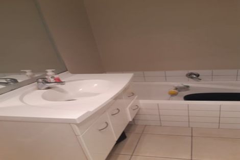 Photo of property in 26/64 Kawaha Point Road, Kawaha Point, Rotorua, 3010