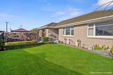 Photo of property in 305 Lake Terrace Road, Shirley, Christchurch, 8061