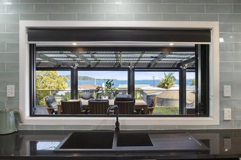 Photo of property in 10 Cottonwood Place, Kawakawa Bay, Papakura, 2585