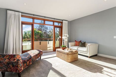 Photo of property in 118 Straven Road, Fendalton, Christchurch, 8014