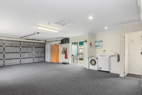 Photo of property in 32 Mcleod Place, Papamoa Beach, Papamoa, 3118