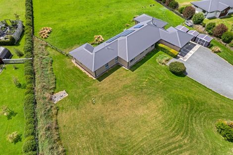 Photo of property in 24 Whitcombe Place, Darfield, 7571