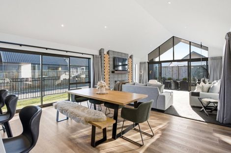 Photo of property in 16 Three Kings Court, Outram, 9019