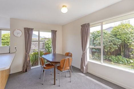 Photo of property in 2/424 Harewood Road, Harewood, Christchurch, 8051