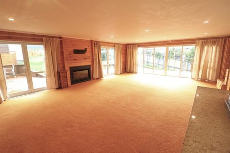 Photo of property in 28 Okura River Road, Okura, Albany, 0792